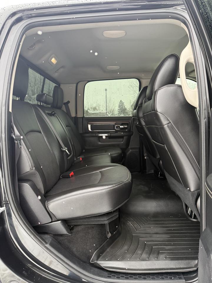 2016 RAM 3500 Laramie Photo