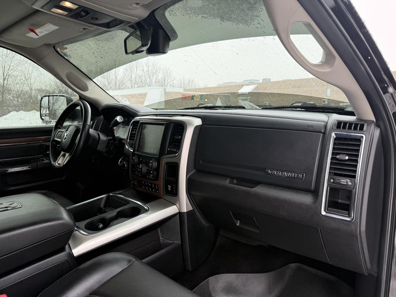 2016 RAM 3500 Laramie Photo
