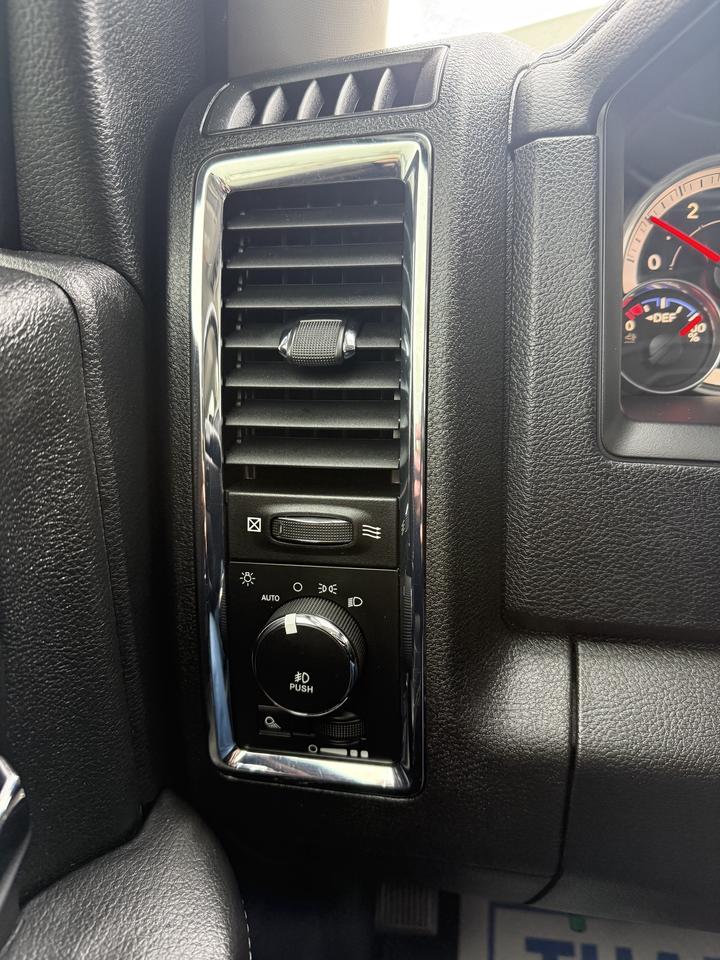 2016 RAM 3500 Laramie Photo