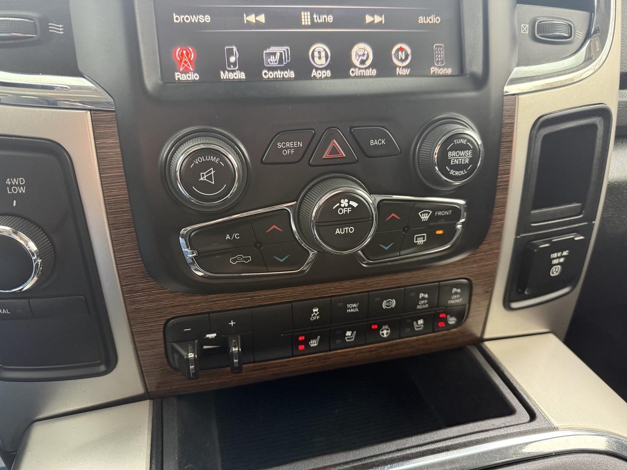 2016 RAM 3500 Laramie Photo