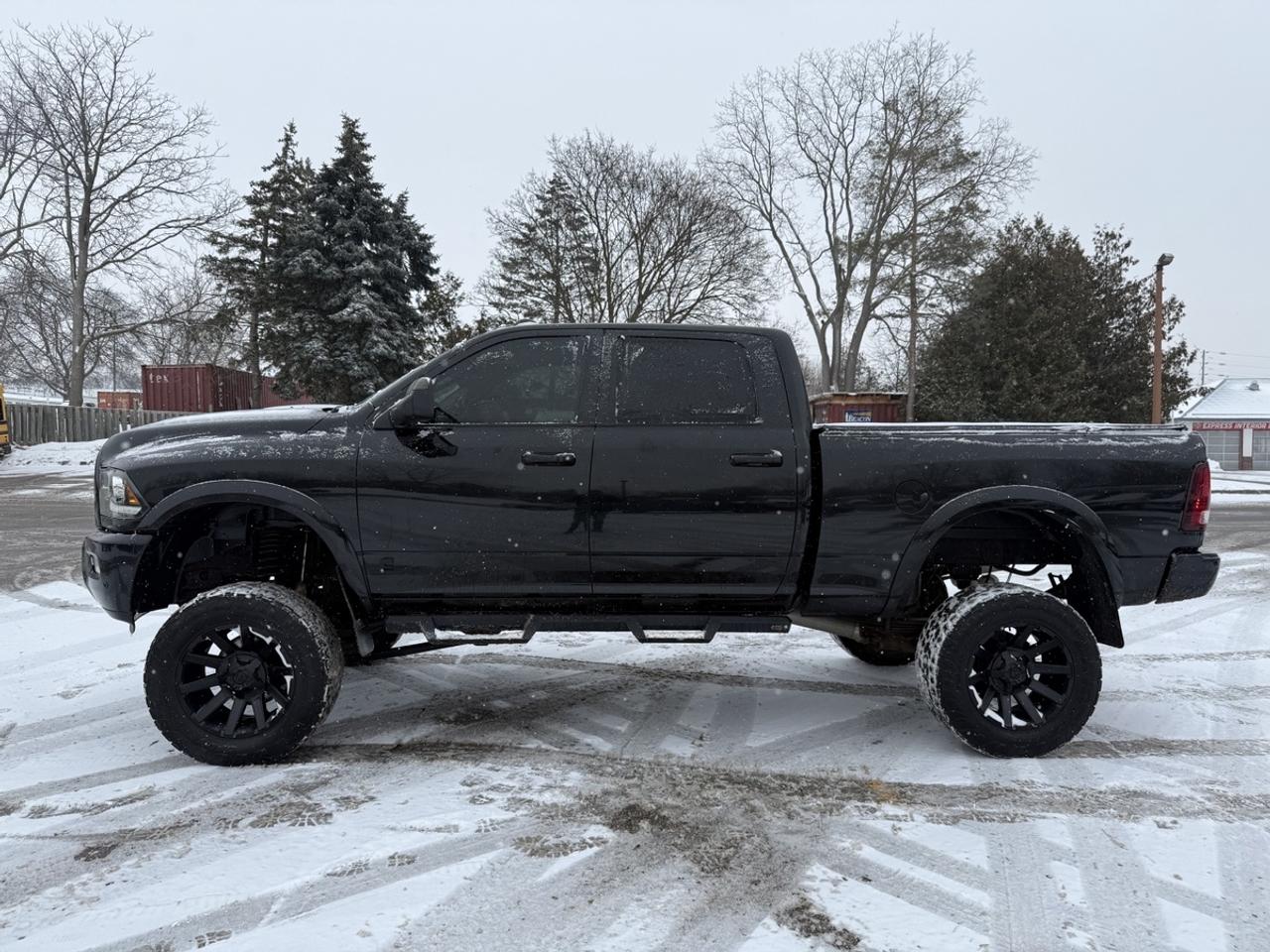 2016 RAM 3500 Laramie Photo