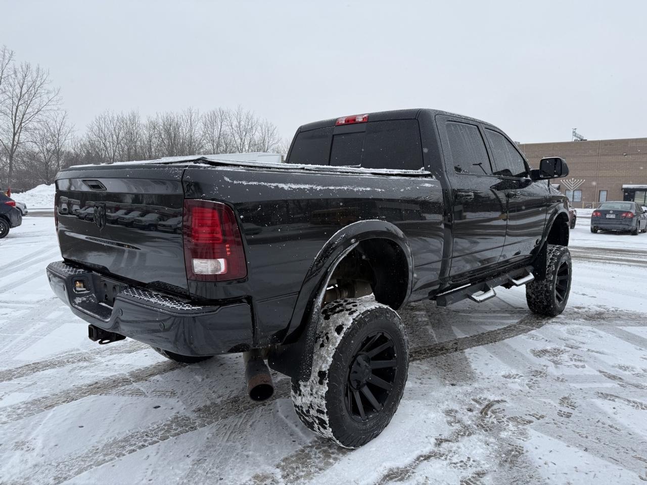 2016 RAM 3500 Laramie Photo4