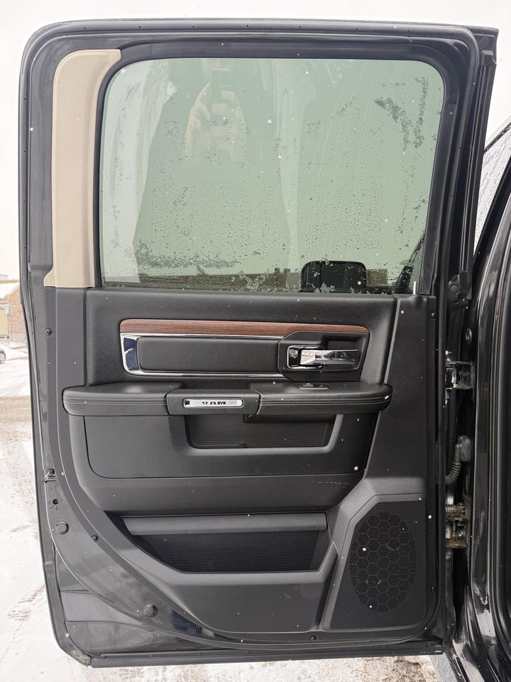2016 RAM 3500 Laramie Photo