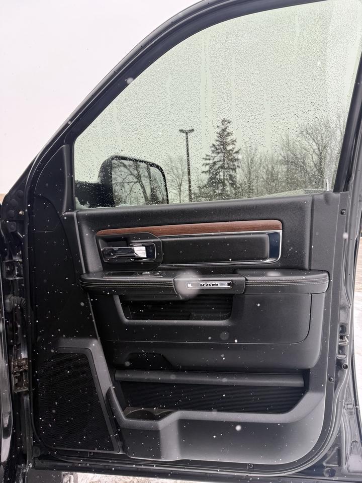 2016 RAM 3500 Laramie Photo