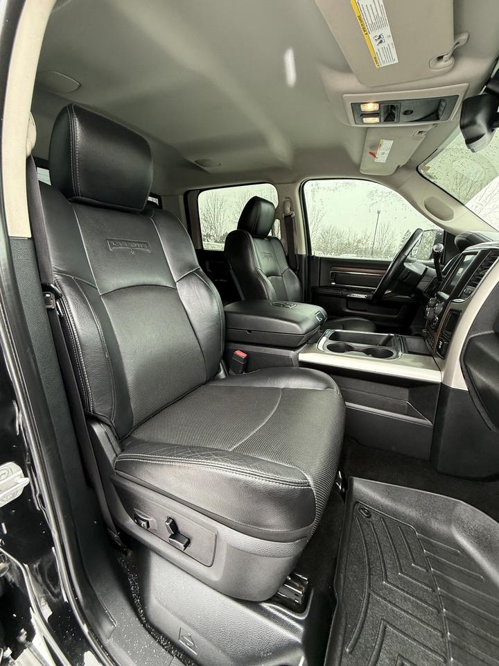 2016 RAM 3500 Laramie Photo