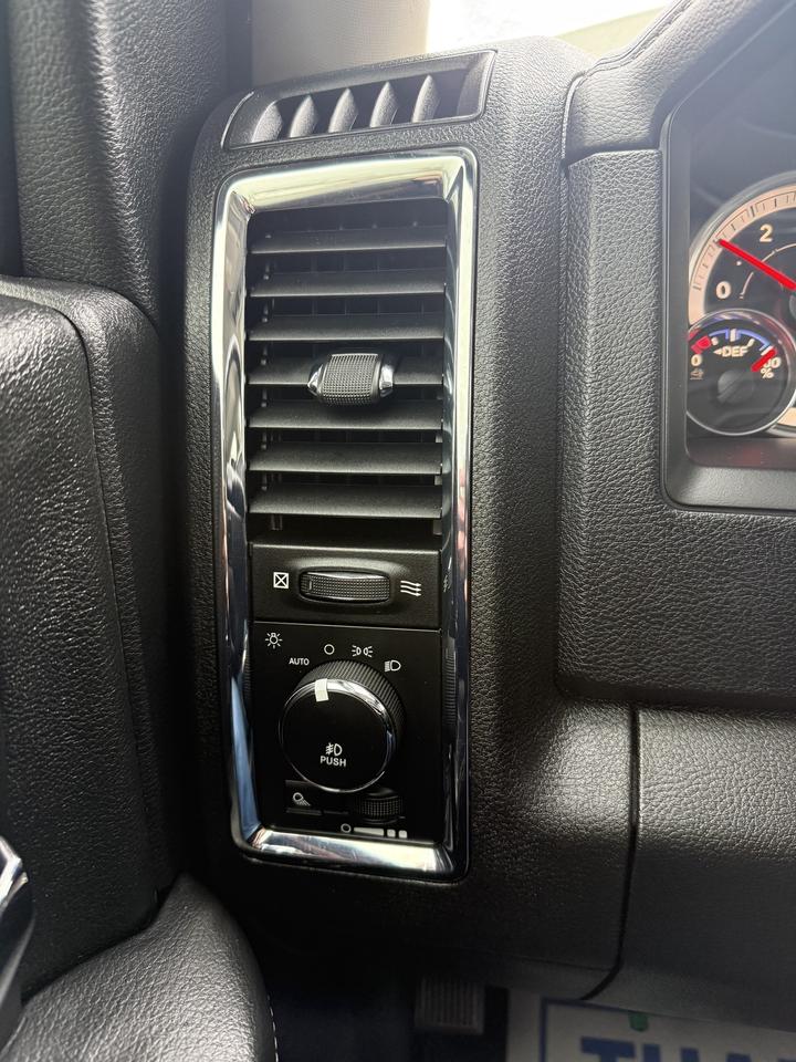 2016 RAM 3500 Laramie Photo