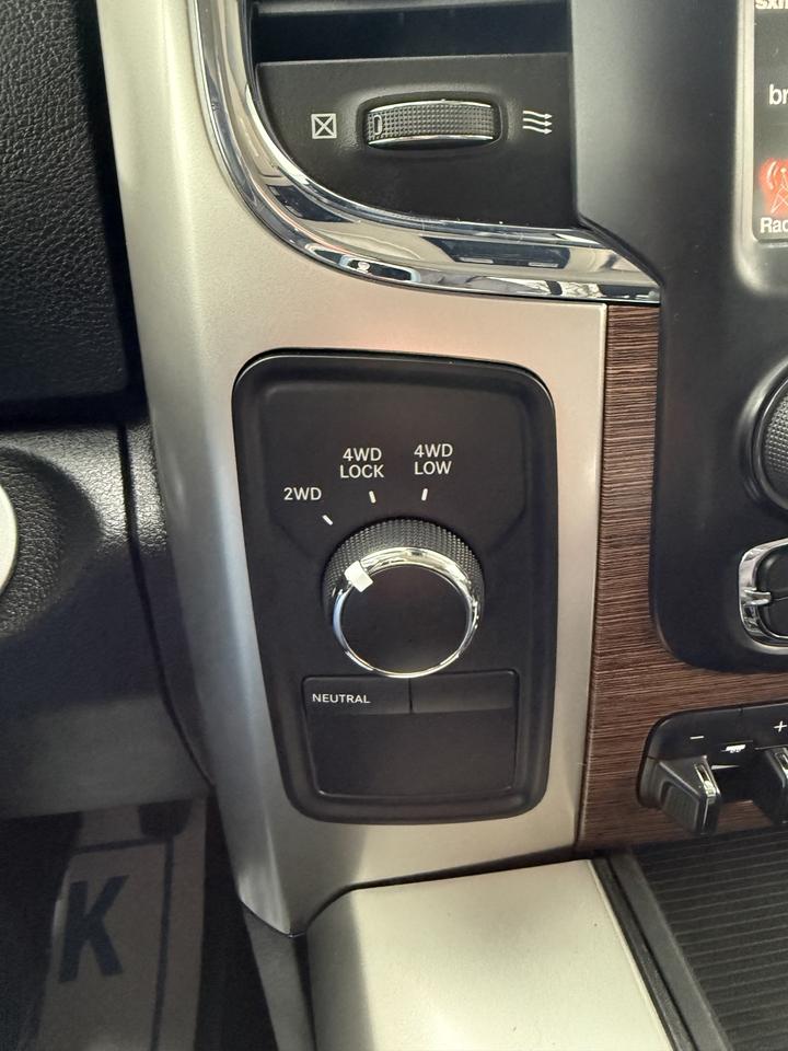 2016 RAM 3500 Laramie Photo