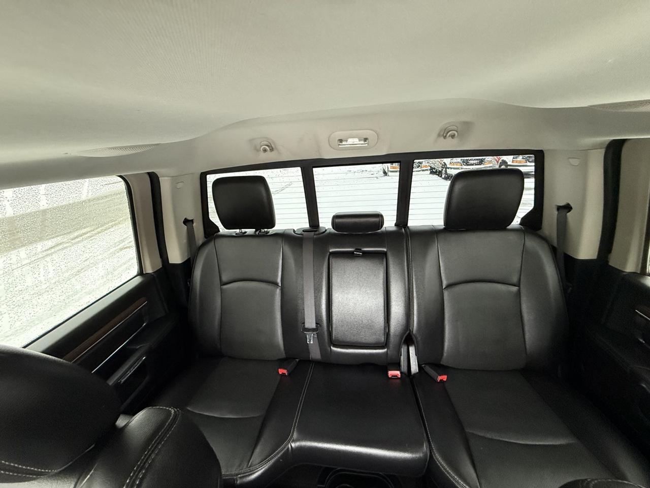 2016 RAM 3500 Laramie Photo