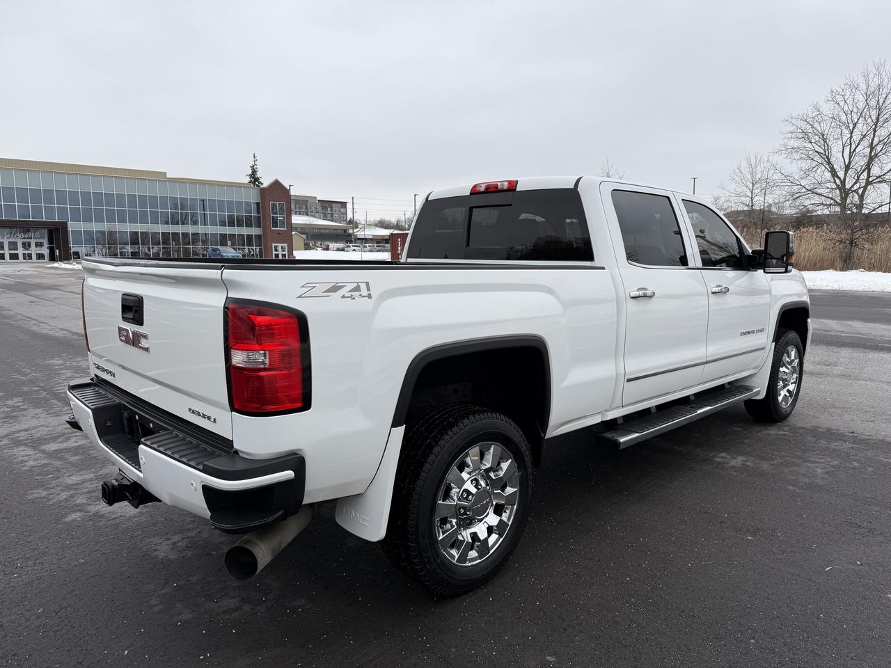 2015 GMC SIERRA 2500HD DENALI Photo