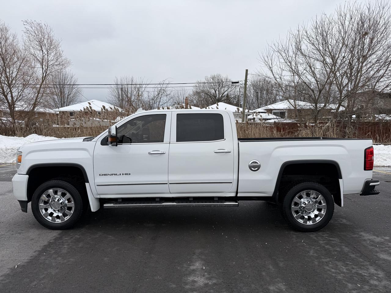 2015 GMC SIERRA 2500HD DENALI Photo