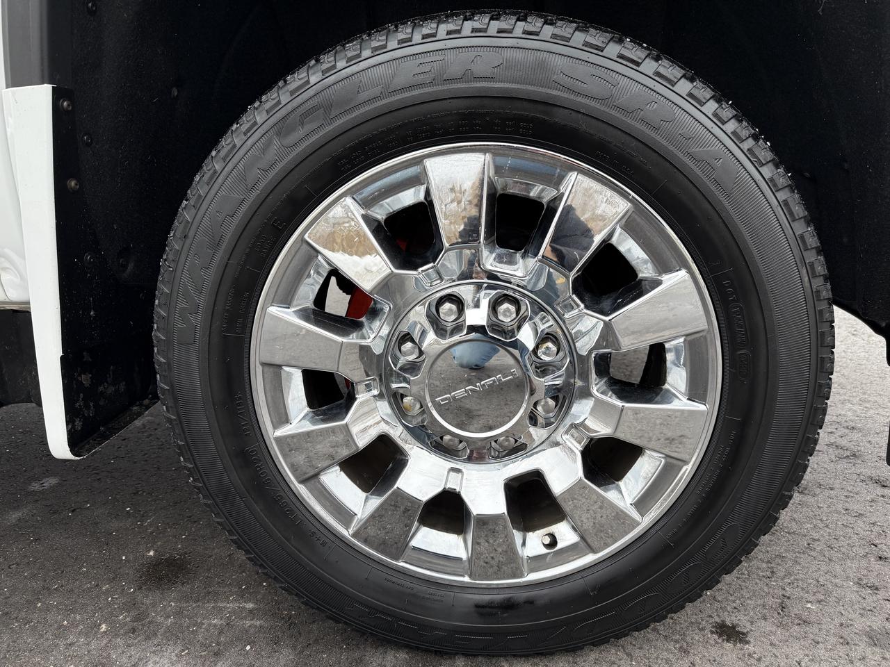 2015 GMC SIERRA 2500HD DENALI Photo