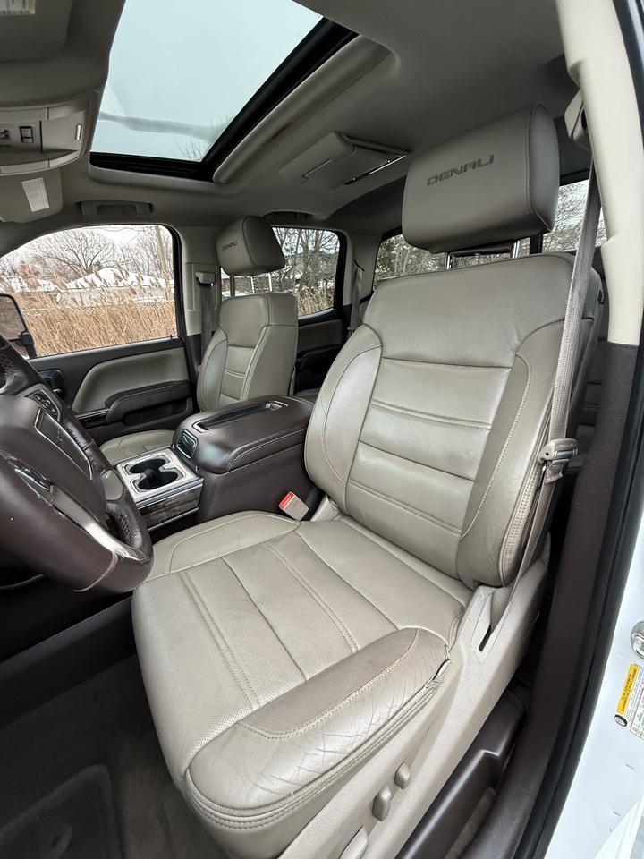 2015 GMC SIERRA 2500HD DENALI Photo