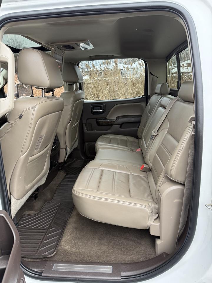 2015 GMC SIERRA 2500HD DENALI Photo
