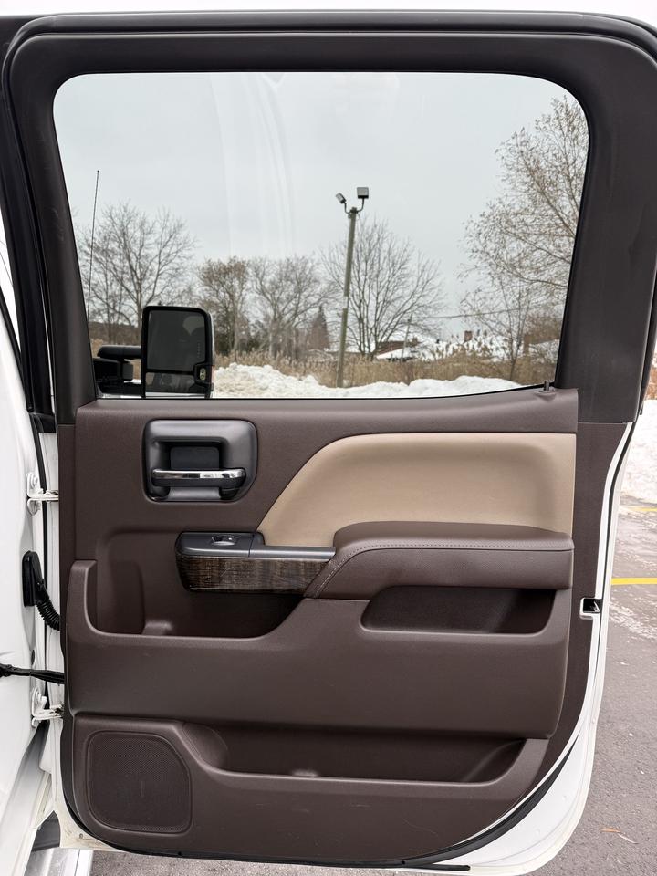 2015 GMC SIERRA 2500HD DENALI Photo