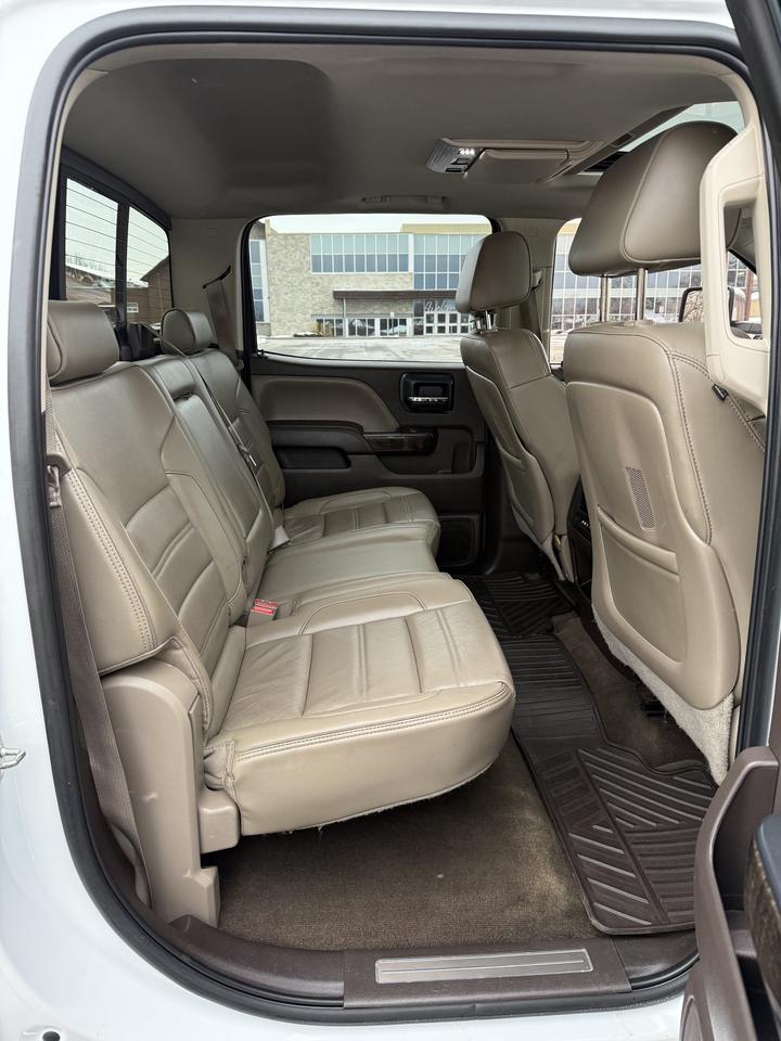 2015 GMC SIERRA 2500HD DENALI Photo