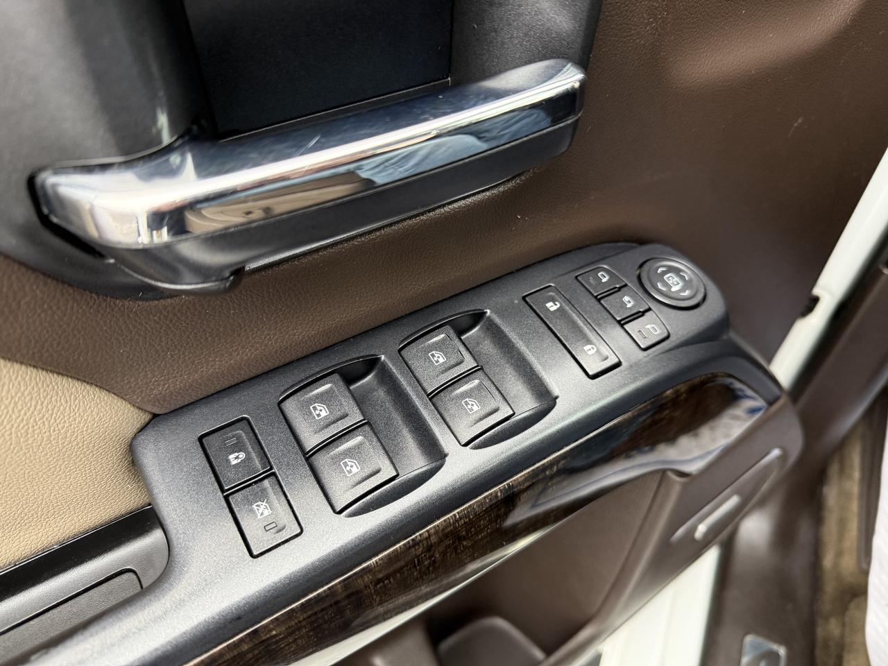 2015 GMC SIERRA 2500HD DENALI Photo