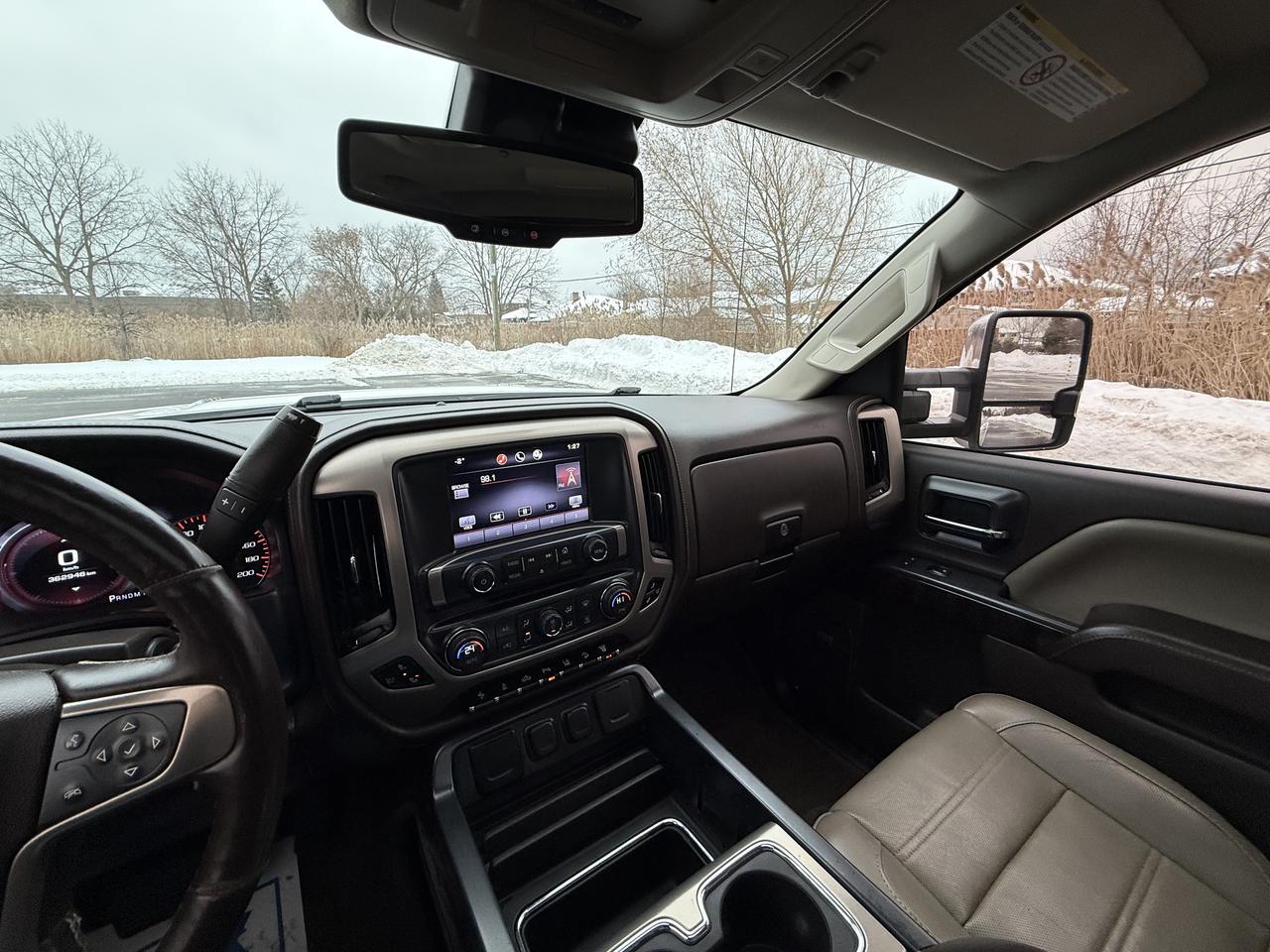 2015 GMC SIERRA 2500HD DENALI Photo