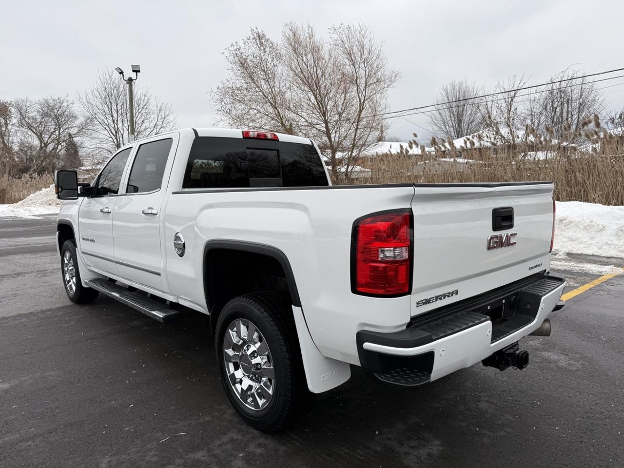2015 GMC SIERRA 2500HD DENALI Photo
