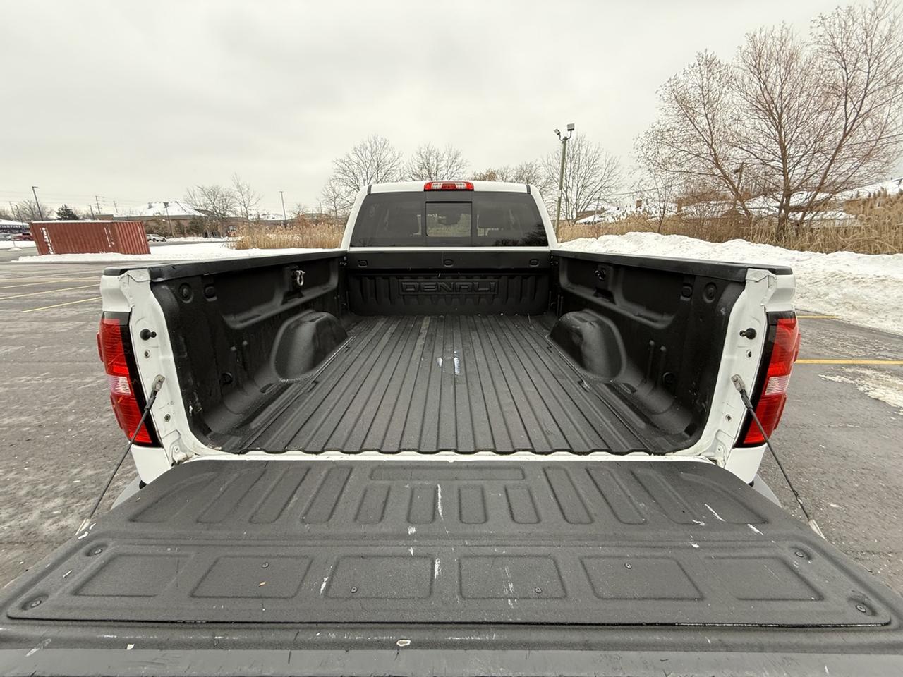 2015 GMC SIERRA 2500HD DENALI Photo