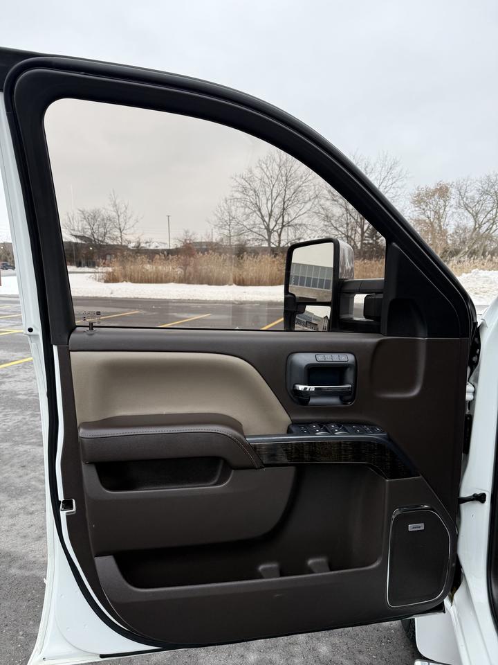 2015 GMC SIERRA 2500HD DENALI Photo