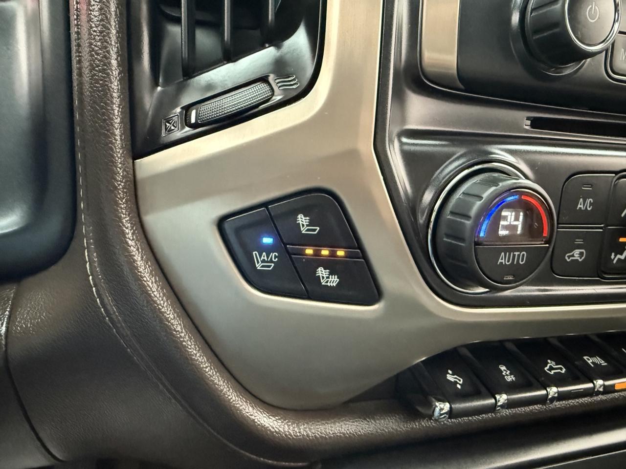 2015 GMC SIERRA 2500HD DENALI Photo