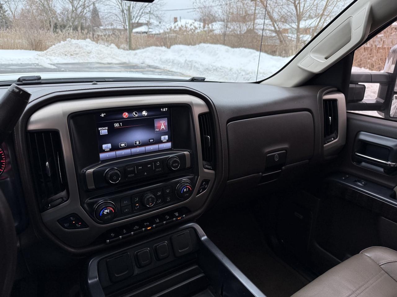 2015 GMC SIERRA 2500HD DENALI Photo