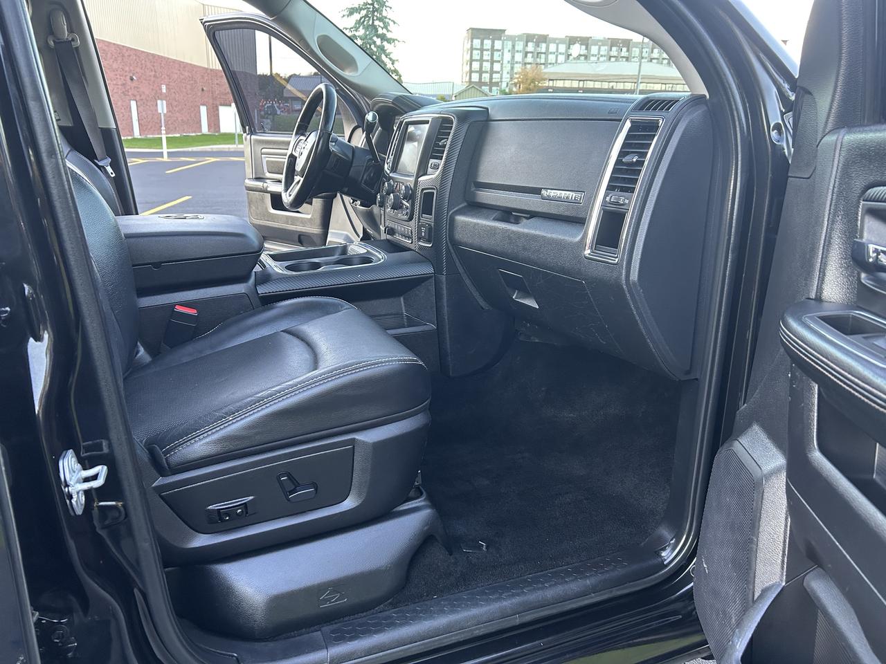2016 RAM 2500 Laramie Photo