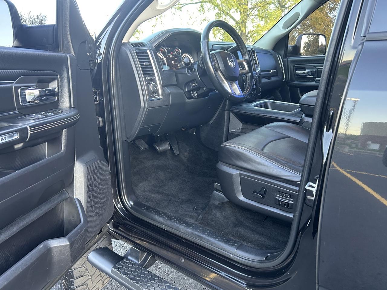 2016 RAM 2500 Laramie Photo