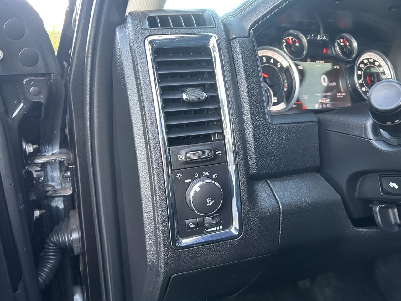 2016 RAM 2500 Laramie Photo