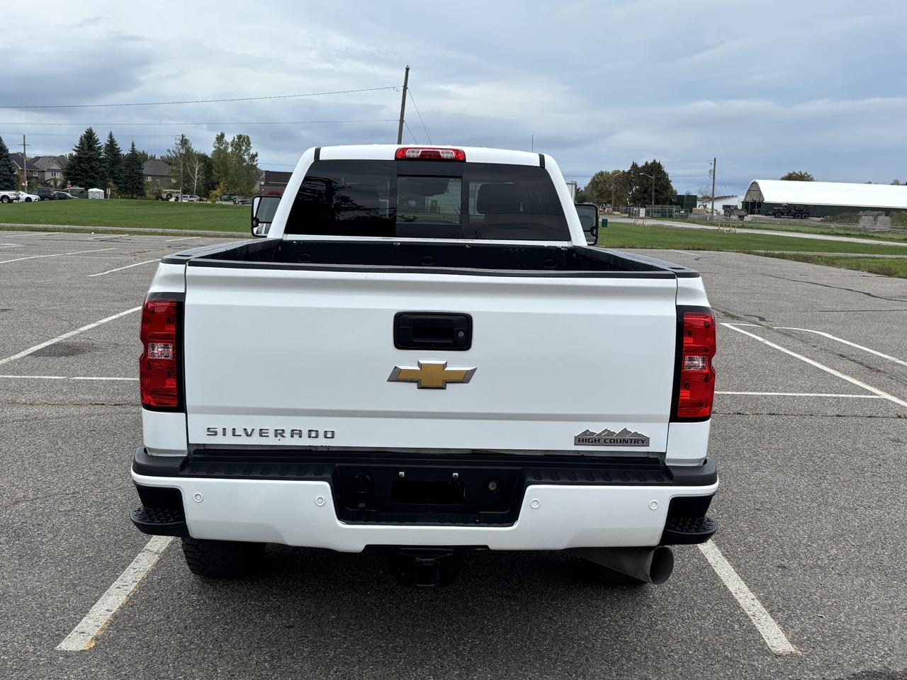 2017 Chevrolet Silverado 3500HD High Country Photo3
