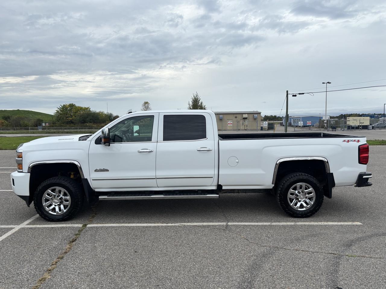 2017 Chevrolet Silverado 3500HD High Country Photo
