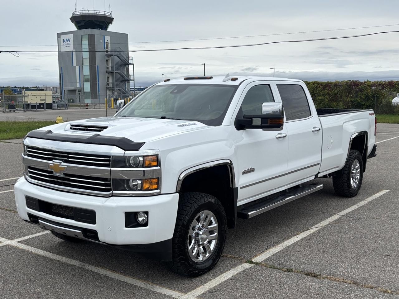 2017 Chevrolet Silverado 3500HD High Country Photo