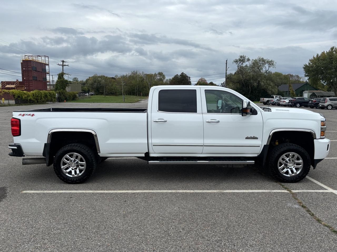2017 Chevrolet Silverado 3500HD High Country Photo
