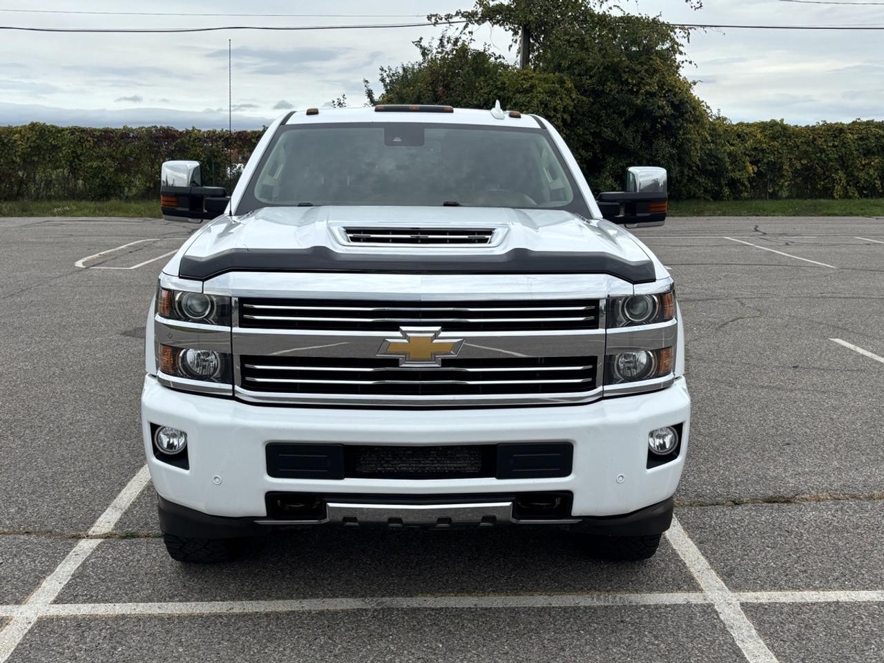 2017 Chevrolet Silverado 3500HD High Country Photo