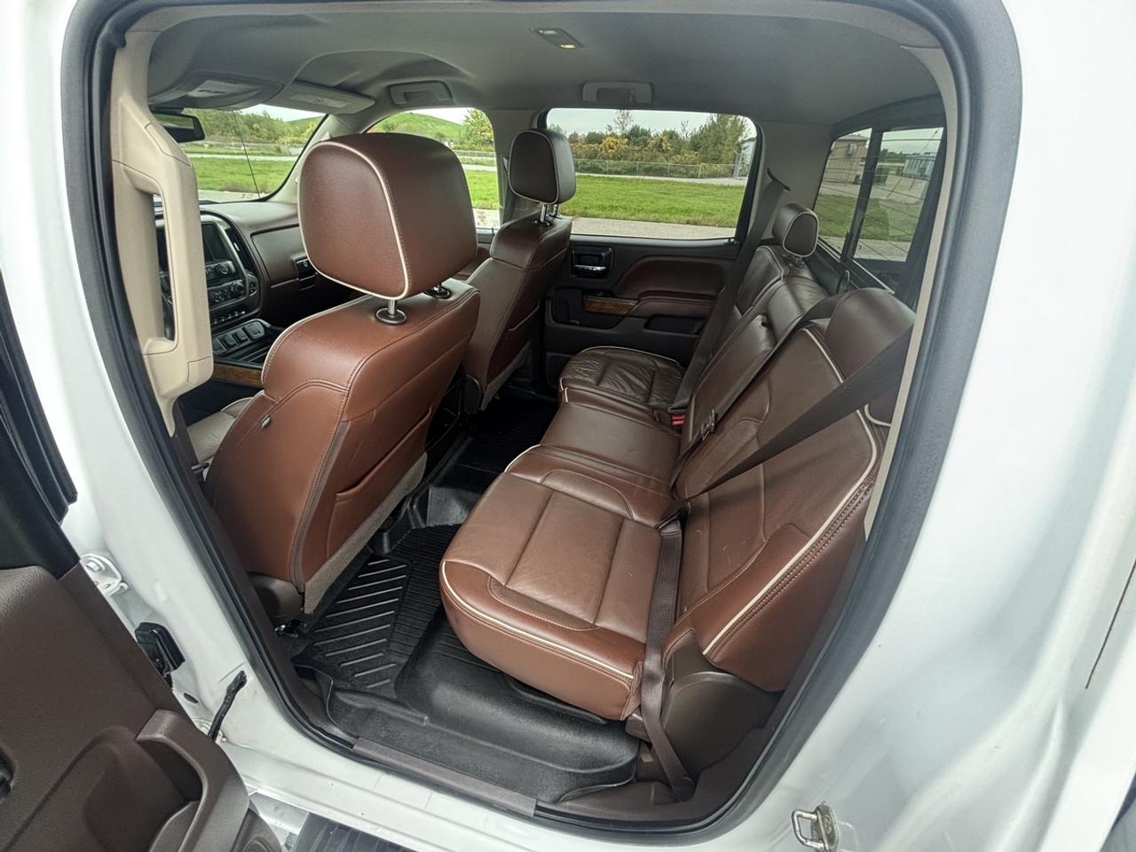 2017 Chevrolet Silverado 3500HD High Country Photo