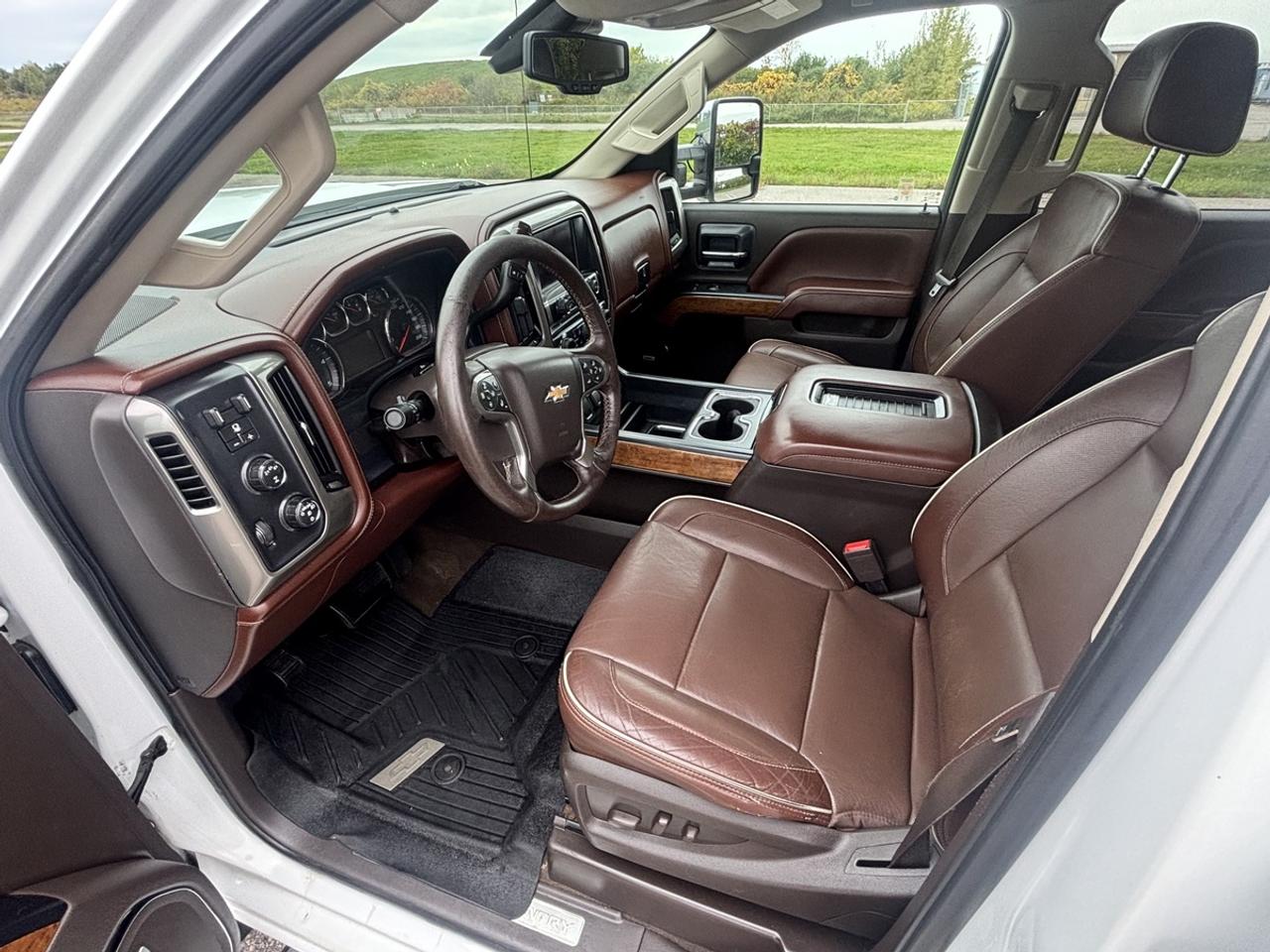 2017 Chevrolet Silverado 3500HD High Country Photo