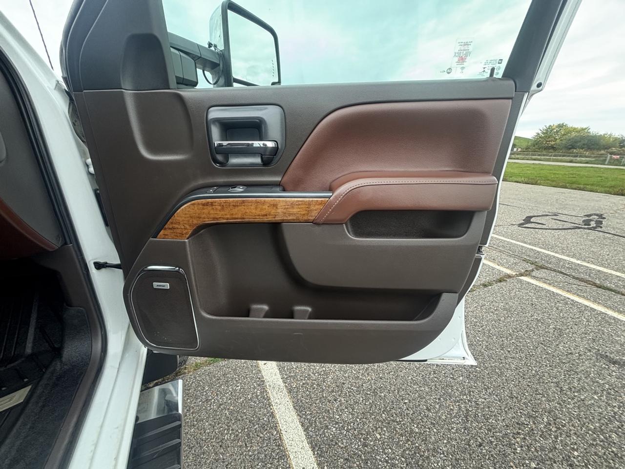 2017 Chevrolet Silverado 3500HD High Country Photo