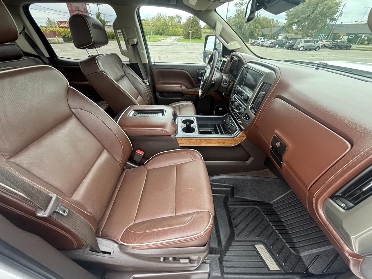 2017 Chevrolet Silverado 3500HD High Country Photo