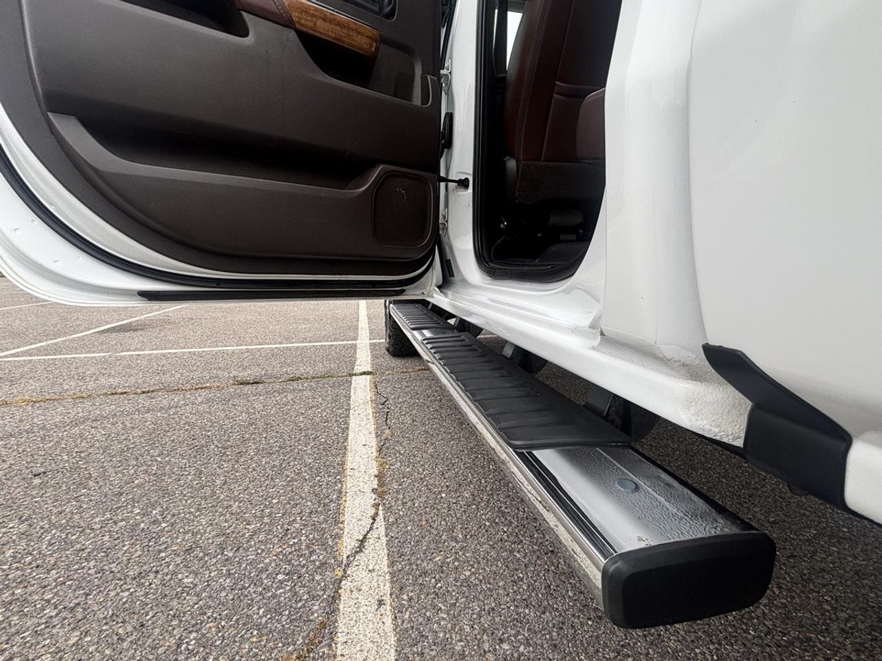 2017 Chevrolet Silverado 3500HD High Country Photo