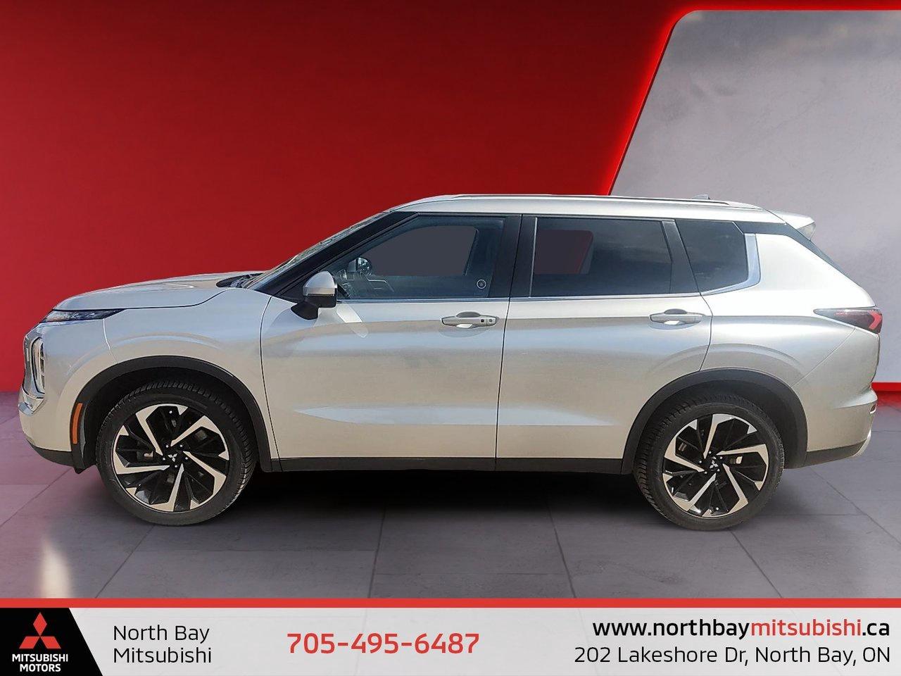2023 Mitsubishi Outlander LE Premium Photo