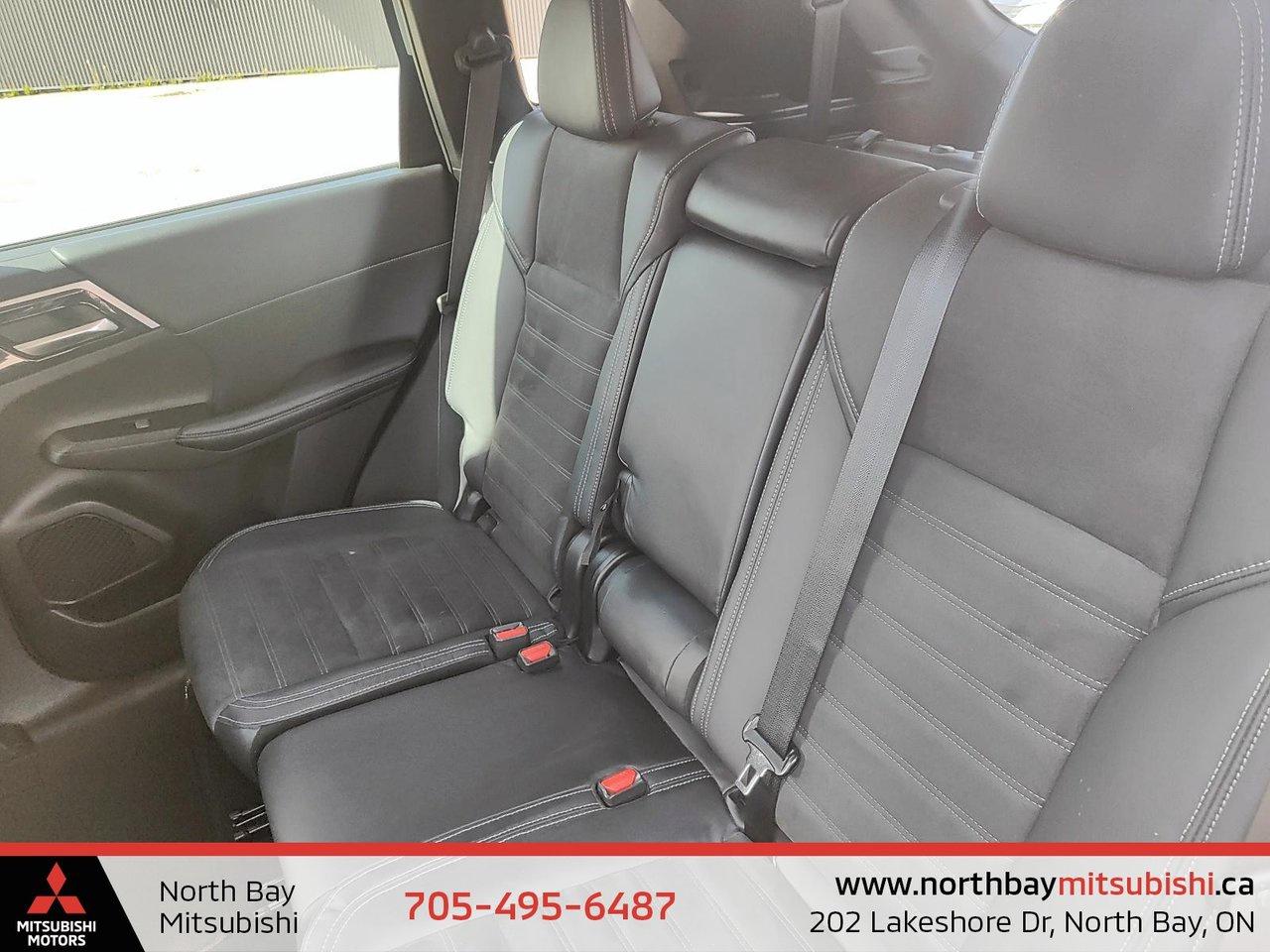 2023 Mitsubishi Outlander LE Premium Photo