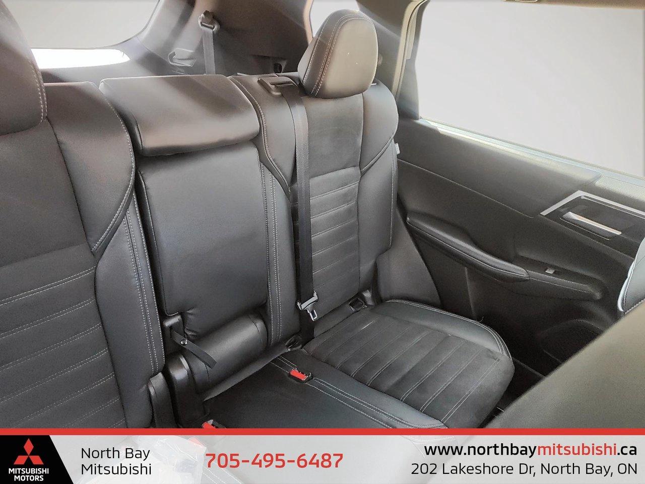2023 Mitsubishi Outlander LE Premium Photo
