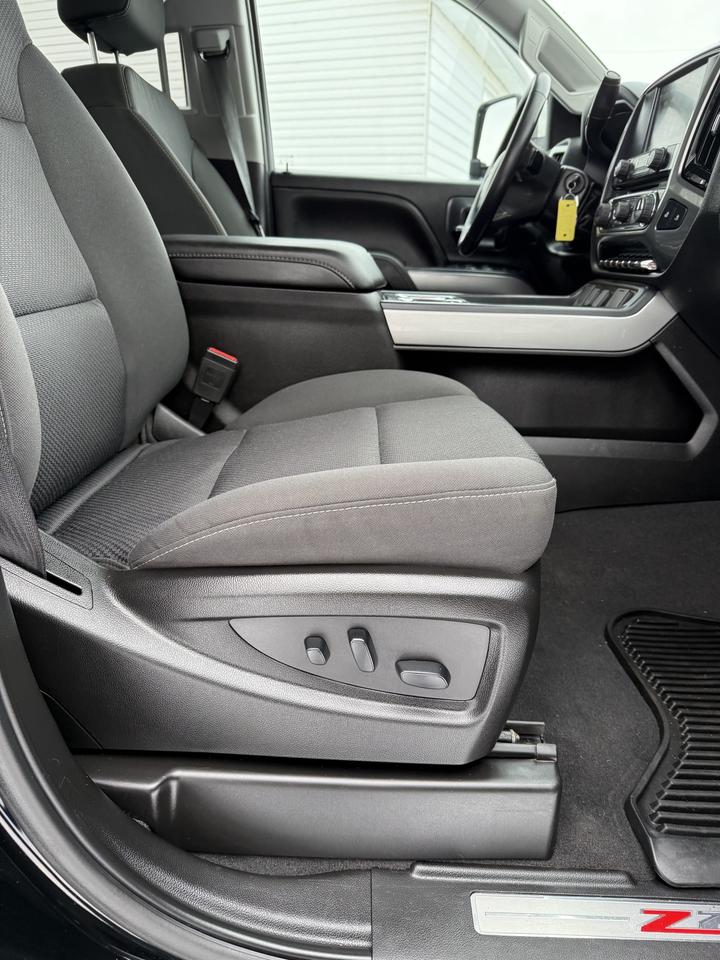 2019 Chevrolet Silverado 2500 LT Photo