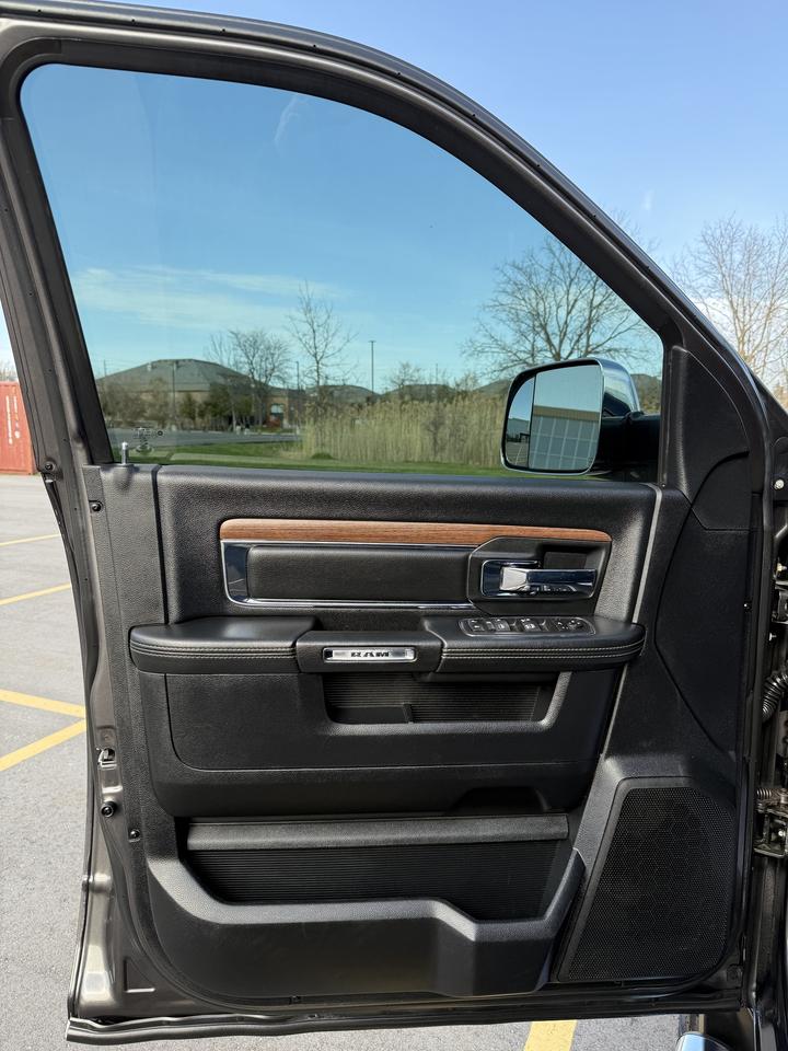 2016 RAM 2500 Laramie Photo