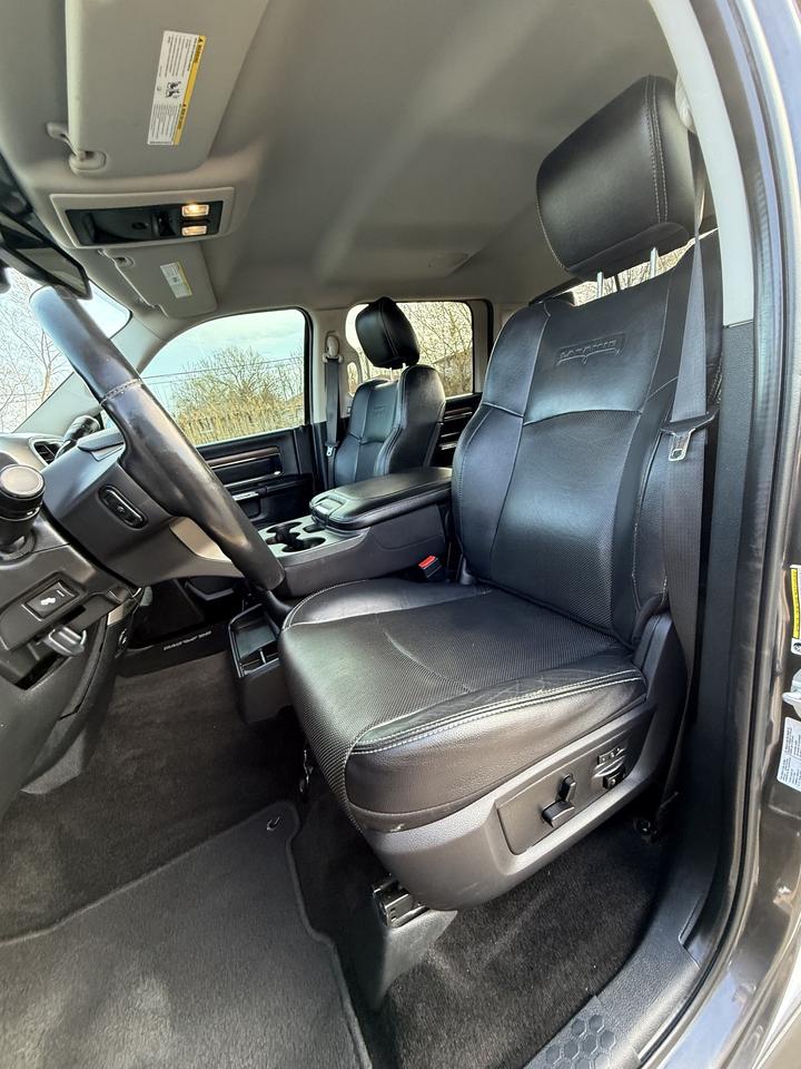 2016 RAM 2500 Laramie Photo