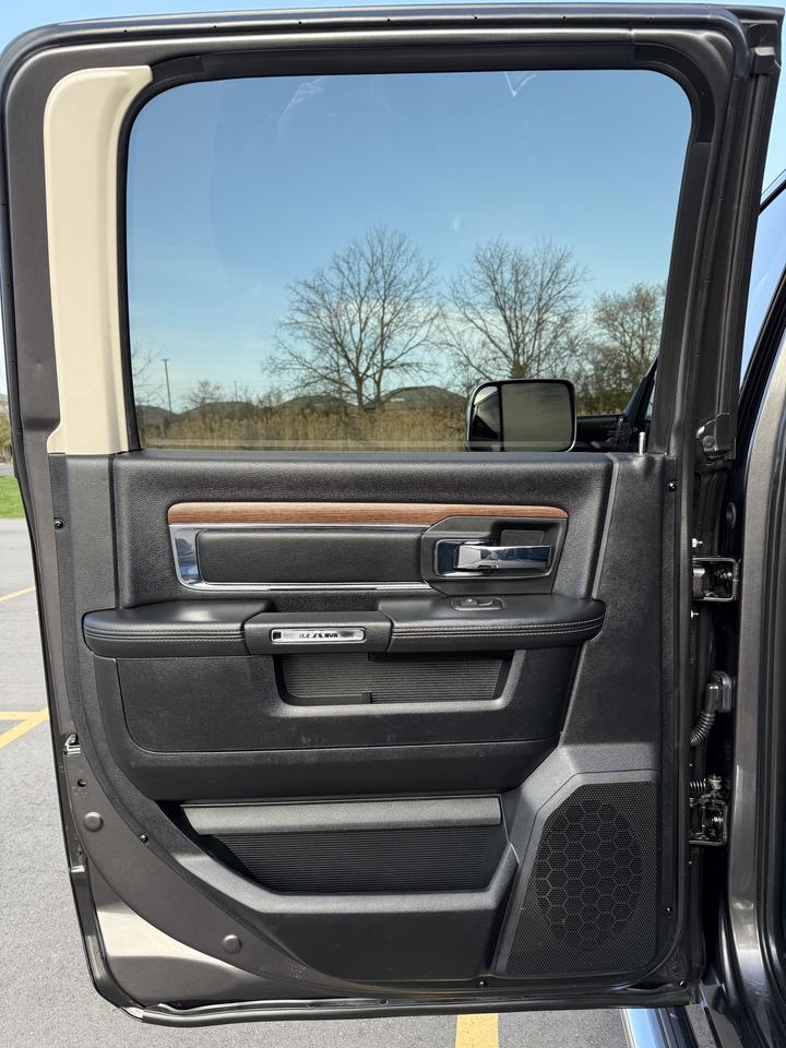 2016 RAM 2500 Laramie Photo