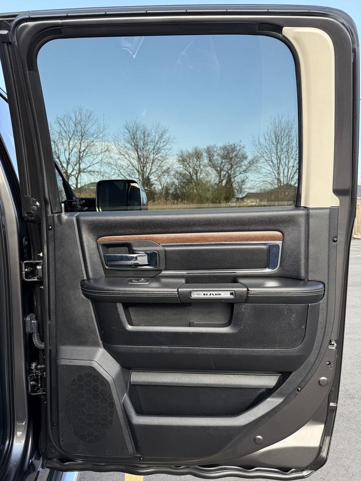 2016 RAM 2500 Laramie Photo