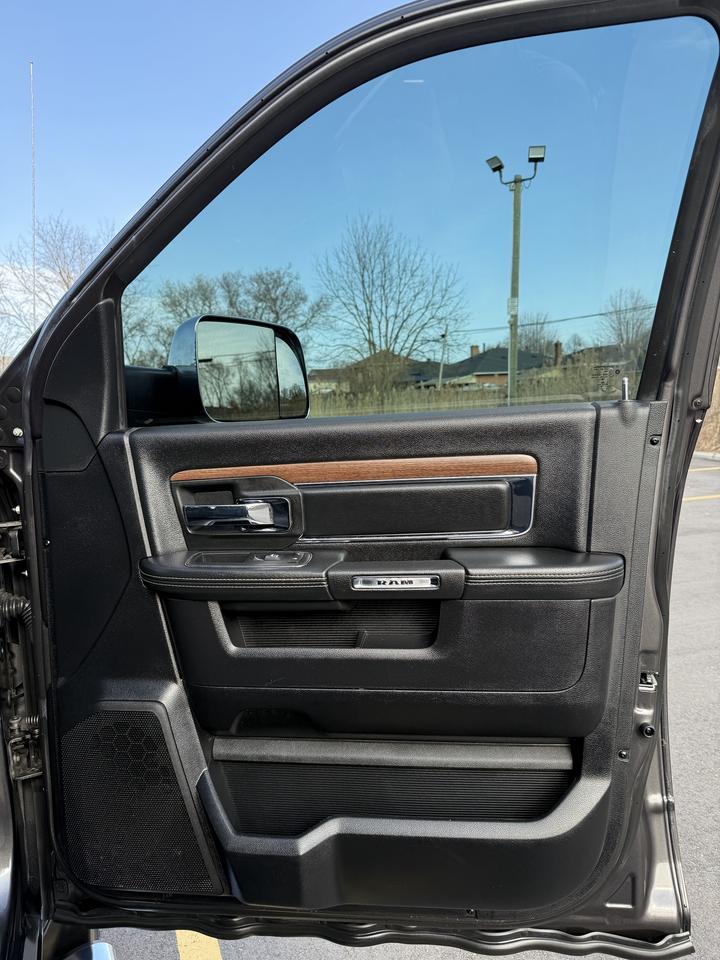 2016 RAM 2500 Laramie Photo