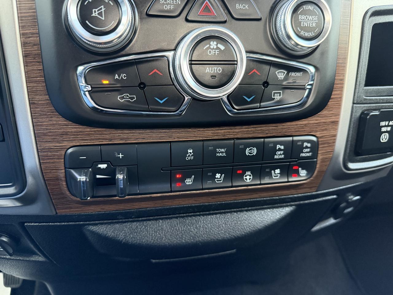 2016 RAM 2500 Laramie Photo