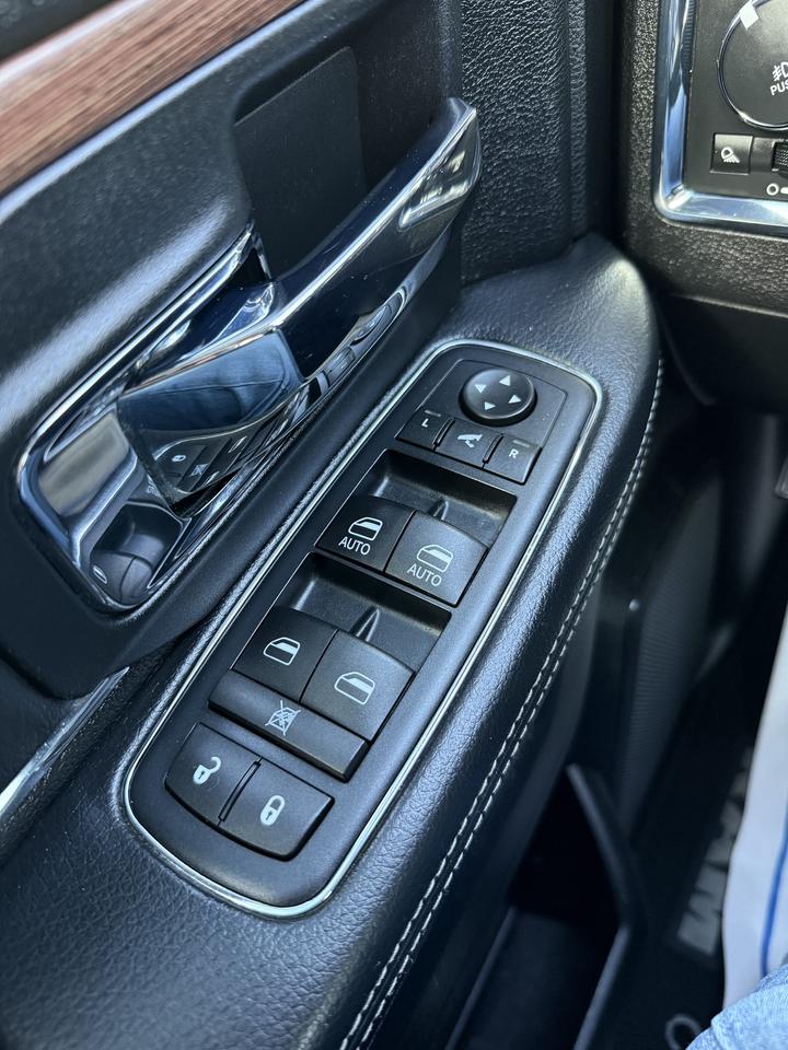 2016 RAM 2500 Laramie Photo